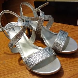 Fioni Night Silver Glitter High Heel Shoes GUC